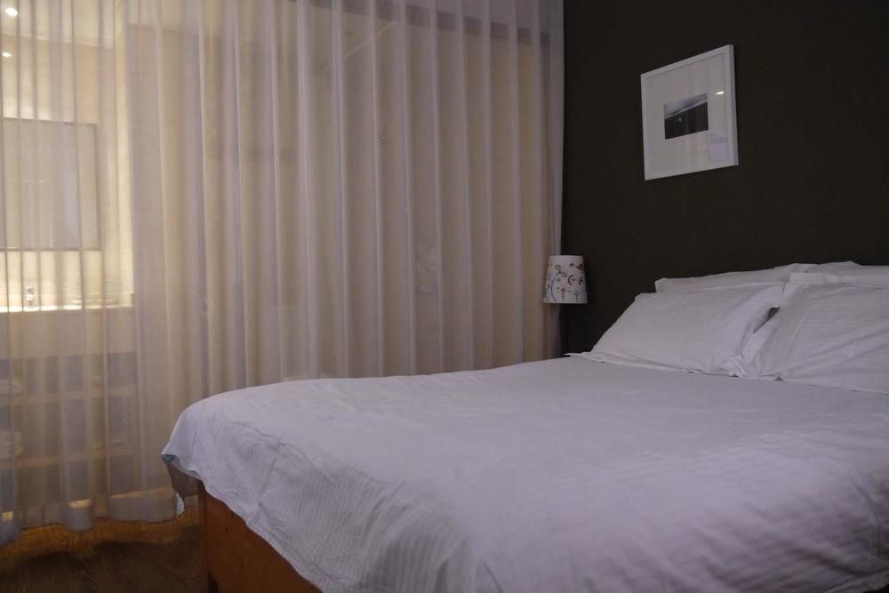 Sleepy Downtown Lakeside Hostel Beijing